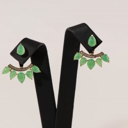 Chrysoprase and diamonds earrings.