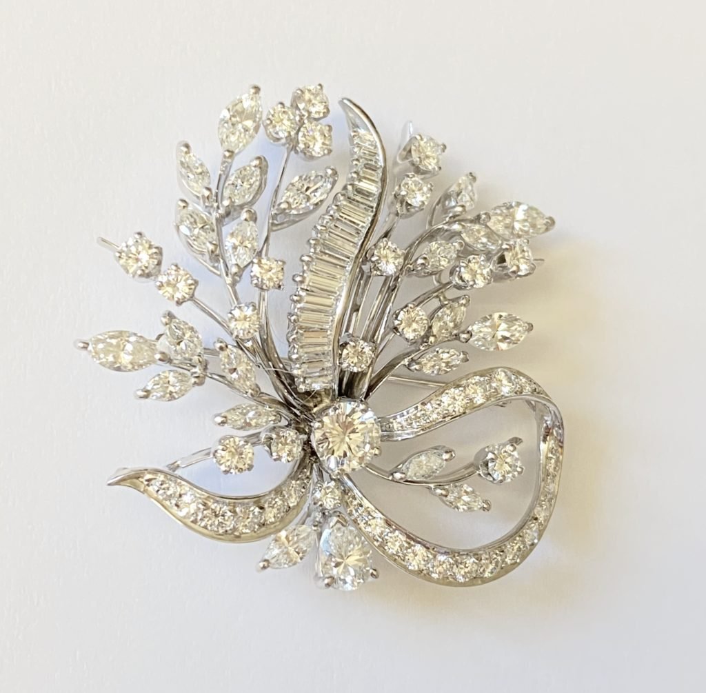 Platinum and diamond « foliate » brooch (Sold)