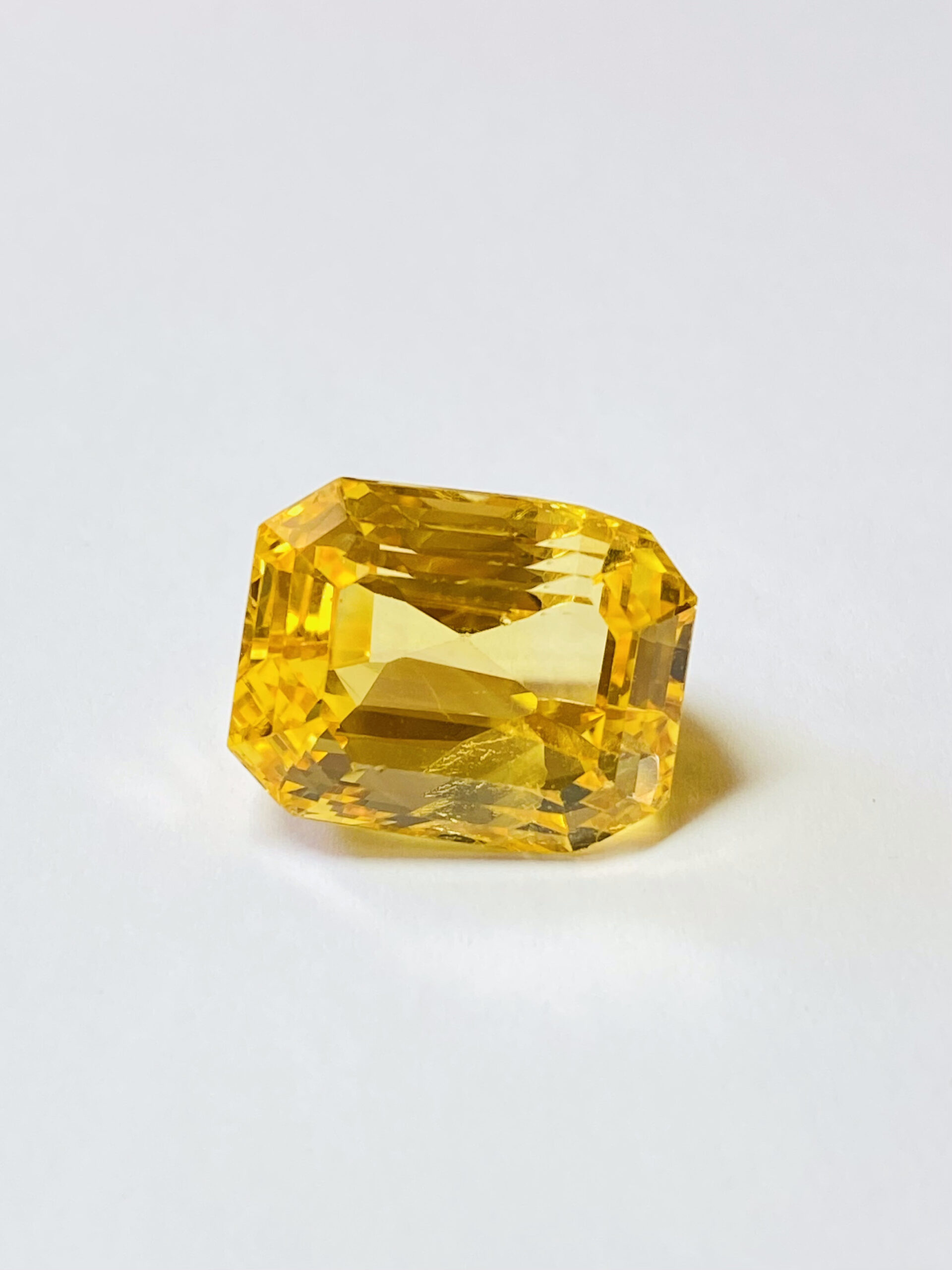 Yellow sapphire, 45ct+, no heat, Ceylan